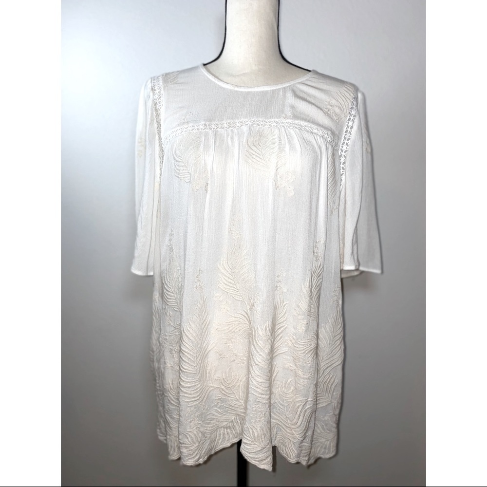 NWT Zehira Embroidered Top